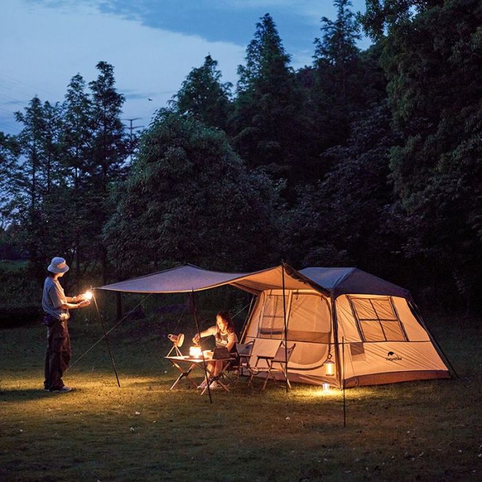 Намет з навісом Naturehike Village CNK2300ZP021, коричневий великий