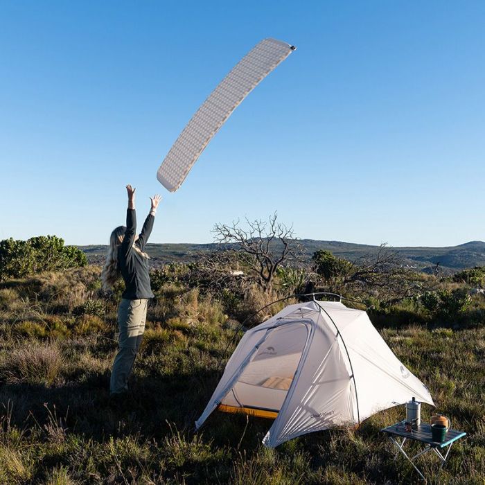 Матрац туристичний надувний одномісний  Naturehike CNK2300DZ013, 185x55x3.5 см, світло-сірий, прямокутний