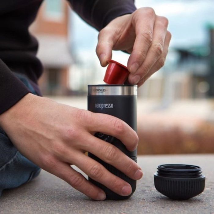 Портативна еспресо-кавоварка Wacaco Nanopresso з адаптером для капсул, механічна, для меленої кави