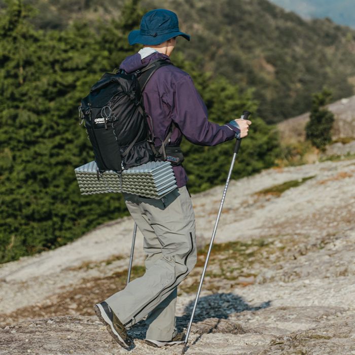 Килимок туристичний складаний одномісний IXPE Naturehike CNK2450WS044 з алюмінієвою плівкою, 195x60x1.8 см, оливковий