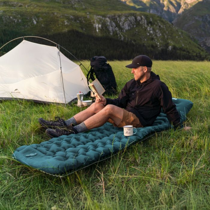 Матрац туристичний надувний двомісний Naturehike CNK2550WS019, 200х125х6.5 см, синій із вбудованою помпою для надування