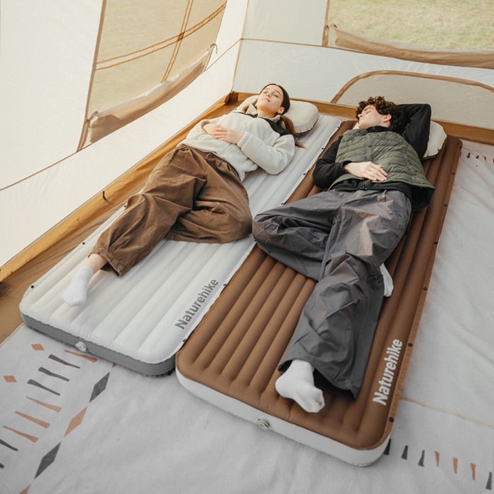 Матрац туристичний надувний одномісний  Naturehike CNK2450WS035, 198х68х9.5 см, білий із вбудованою помпою для надування