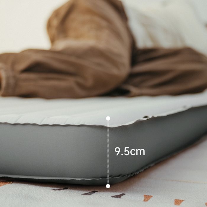 Матрац туристичний надувний одномісний  Naturehike CNK2450WS035, 198х68х9.5 см, білий із вбудованою помпою для надування