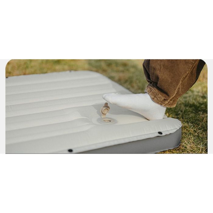 Матрац туристичний надувний одномісний  Naturehike CNK2450WS035, 198х68х9.5 см, білий із вбудованою помпою для надування
