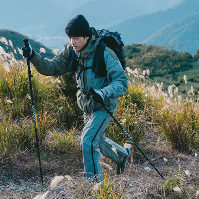  Комплект із п'ятисекційних складаних трекінгових палиць Naturehike CNK2450DS013 Gale Pro, 115-135 см, 2 шт, чорні
