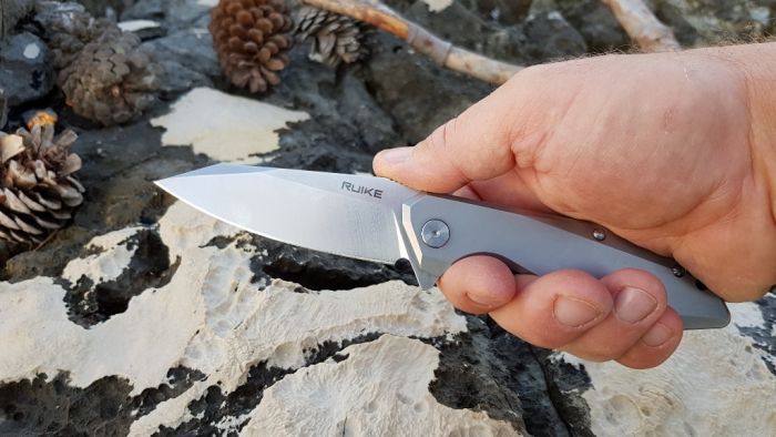 Ніж складаний туристичний Ruike P135-SF, (9.2 см) 14C28N / steel 420 сірий