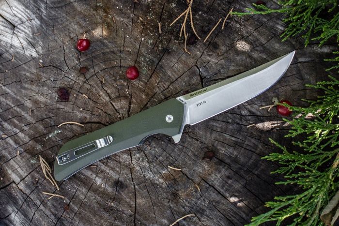 Ніж складаний туристичний Ruike Hussar P121-G, (9.2 см) 14C28N / G10 зелений