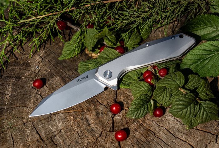 Ніж складаний туристичний Ruike P135-SF, (9.2 см) 14C28N / steel 420 сірий