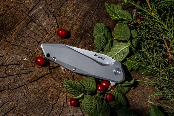 Ніж складаний туристичний Ruike P135-SF, (9.2 см) 14C28N / steel 420 сірий