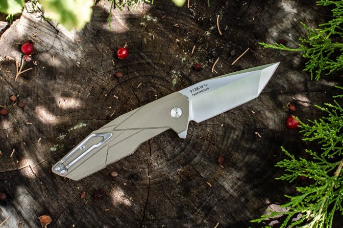 Ніж складаний туристичний Ruike P138-W, (9 см) 14C28N / G10 бежевий