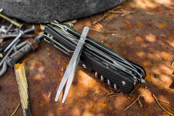 Багатофункціональний ніж Ruike Trekker LD21-B, (8.5 см) 12C27 / G10 чорний, 12 інстр.