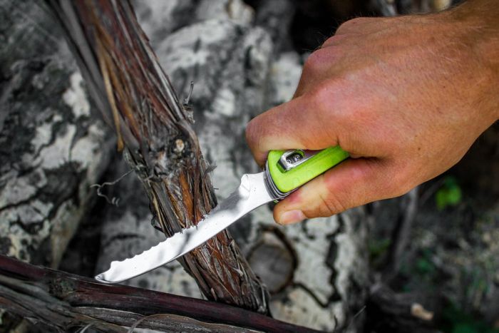 Багатофункціональний ніж Ruike Trekker LD43, (8.5 см) 12C27 / G10 зелений, 15 інстр.