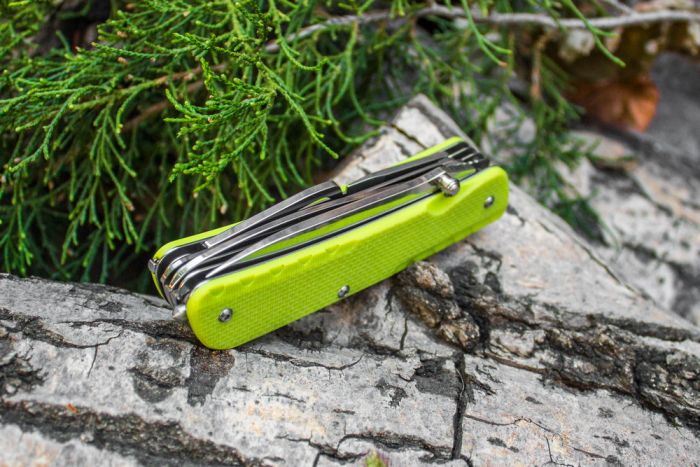 Багатофункціональний ніж Ruike Trekker LD43, (8.5 см) 12C27 / G10 зелений, 15 інстр.