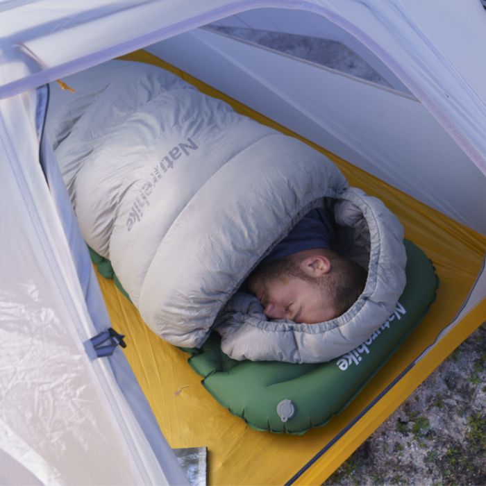 Матрац туристичний водонепроникний одномісний  Naturehike CNK2300DZ0001, 198x59x6.5 см, темно-зелений із вбудованою помпою для надування
