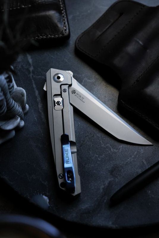 Ніж складаний туристичний Ruike M126-TZ, (9.1 см) steel 154СМ / TC4 (титан) сірий