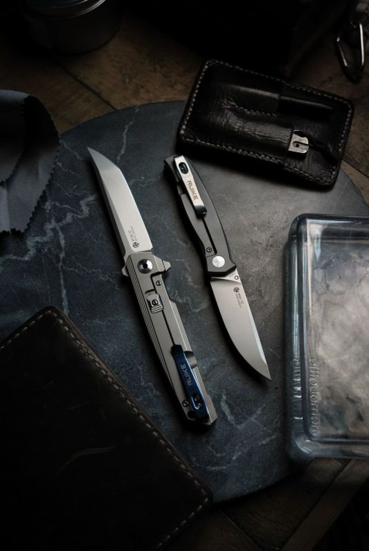 Ніж складаний туристичний Ruike M126-TZ, (9.1 см) steel 154СМ / TC4 (титан) сірий