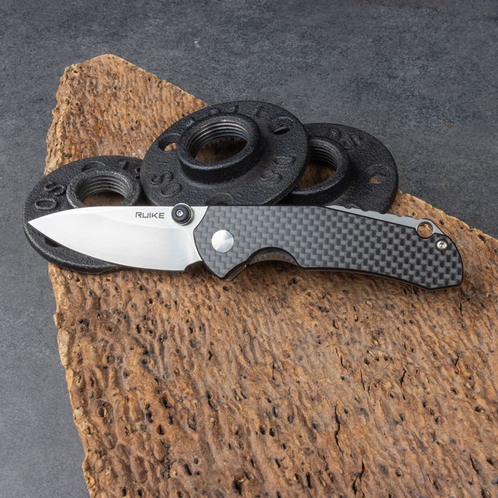 Ніж складаний кишеньковий Ruike P671-CB, (7 см) 14C28N / G10&carbon fiber чорний