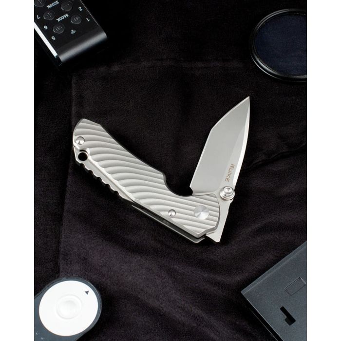 Ніж складаний кишеньковий Ruike M671-TZ, (7 см) steel 154СМ / TC4 (титан) сірий
